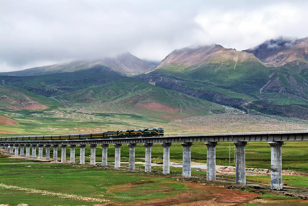 LA FERROVIA SICHUAN-TIBET, VOLANO DI SVILUPPO DI LHASA, Mirabile Tibet