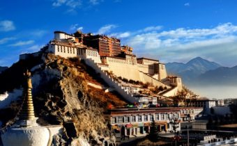 DOCENTI E STUDENTI IMPIEGANO CINQUE ANNI A RESTAURARE E PRESERVARE CASE TRADIZIONALI TIBETANE, Mirabile Tibet