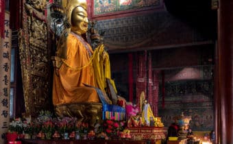 LA STATUA DORATA DI BUDDHA DEL TEMPIO LAMAISTA DI PECHINO, Mirabile Tibet