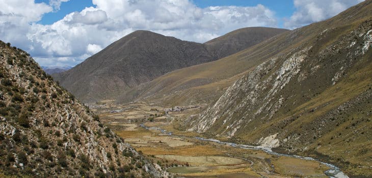 L’ARCHEOLOGO HUO WEI CI SPIEGA IL MISTERO CHE SI RACCHIUDE NELLA VALLE DEL FIUME KARTSE, Mirabile Tibet