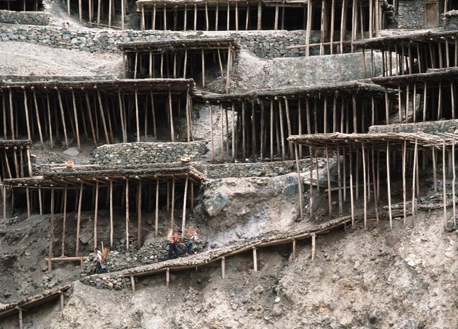 IL MIGLIOR SALE DELL’HIMALAYA? SI TROVA IN TIBET. ECCO LE AFFASCINANTI SALINE DI MANGKAM, Mirabile Tibet