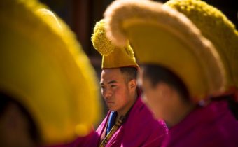 I CAPPELLI DELLA SCUOLA GELUG, QUALE IL SIGNIFICATO?, Mirabile Tibet