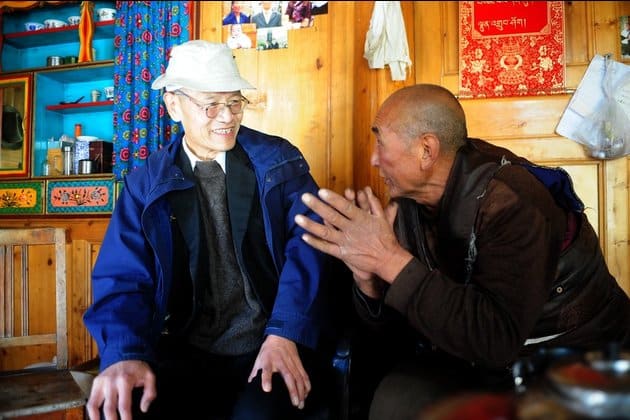 DA SHANGHAI AL TETTO DEL MONDO: LA MISSIONE DI WANG WANQING, MEDICO DI 77 ANNI CHE DA 40 ANNI CURA I TIBETANI, Mirabile Tibet