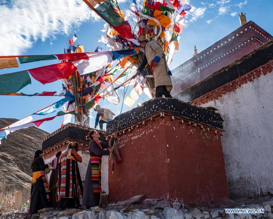 IL CANTO DEL VENTO CHE PORTA ALTO LE PREGHIERE IN TIBET, Mirabile Tibet