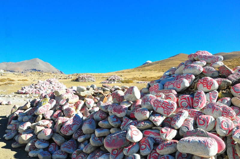 MISTICO TIBET! AVETE MAI SENTITO PARLARE DELLE PIETRA MANI?, Mirabile Tibet