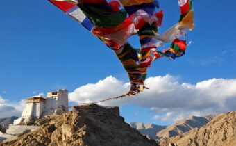 IL CANTO DEL VENTO CHE PORTA ALTO LE PREGHIERE IN TIBET, Mirabile Tibet