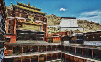 TIBET, ECCO  TASHILUNPO, DOVE RIPOSANO LE RELIQUIE DEL PRIMO DALAI LAMA, Mirabile Tibet