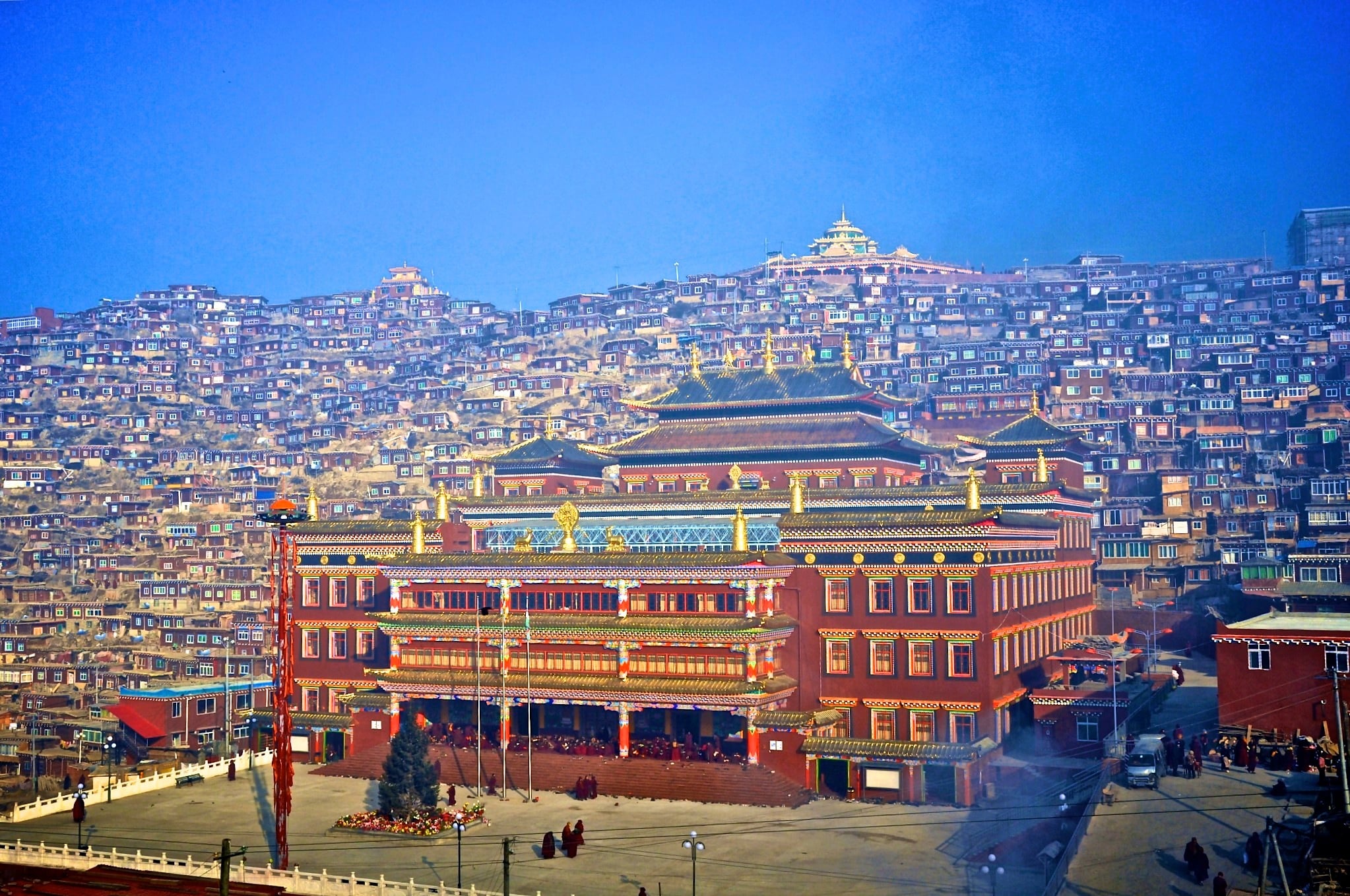 TRA BUDDHISMO E FEMMISMO: ECCO IL MONASTERO-UNIVERSITA’ DI LARUNG GAR, Mirabile Tibet