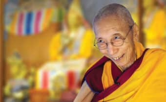 CHI ERA GESHE KELSANG GYATSO, COLUI CHE SFIDO’ APERTAMENTE IL DALAI LAMA, Mirabile Tibet