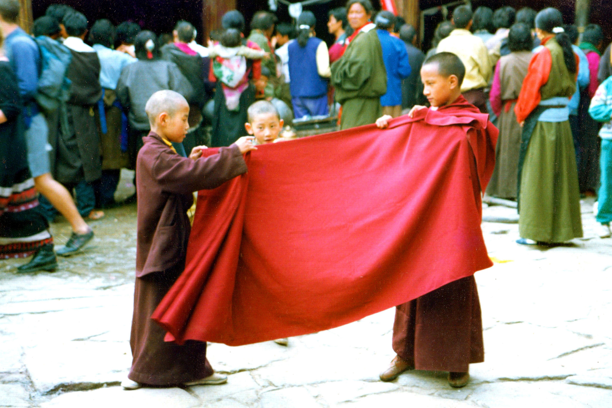 GLI ABITI DELLA SPIRITUALITÀ TIBETANA, Mirabile Tibet