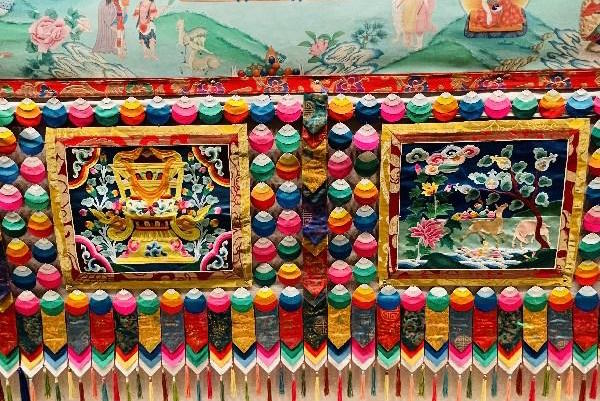 ESPOSTO UN THANGKA TIBETANO DA 200 METRI, Mirabile Tibet