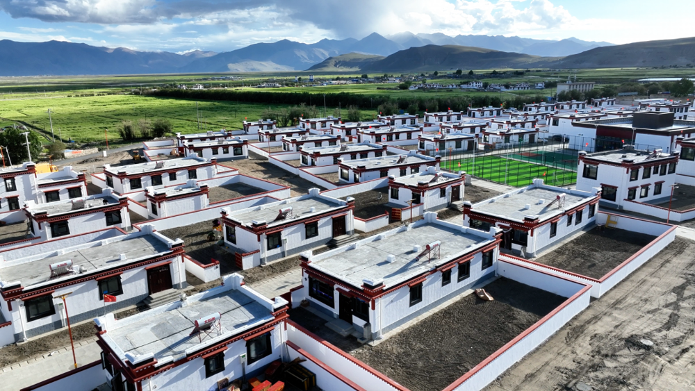 TERREMOTO NEL TIBET: NUOVE CASE, NUOVA VITA, Mirabile Tibet