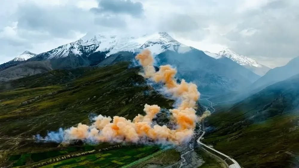 PRIMO STOP AI FUOCHI D’ARTIFICIO NEL TIBET, Mirabile Tibet