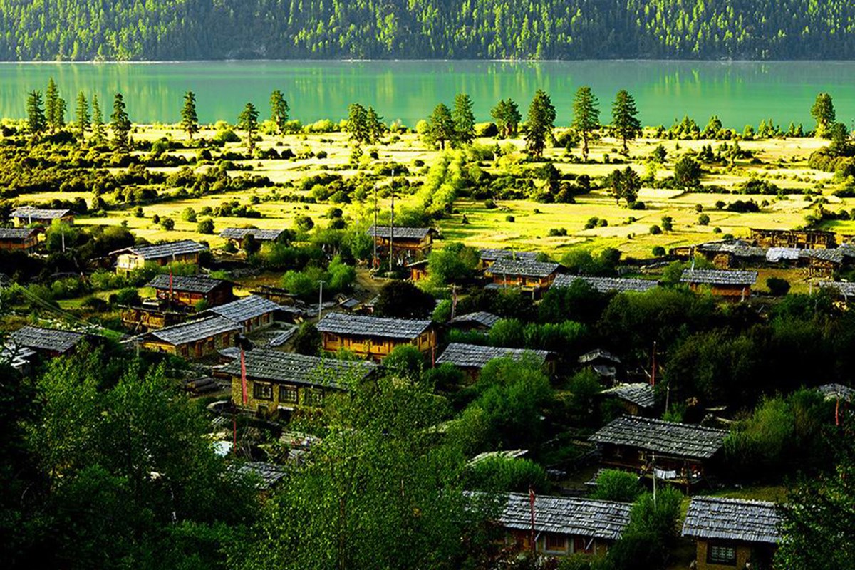 IN RIVA AL LAGO TIBETANO BASUM TSO, Mirabile Tibet