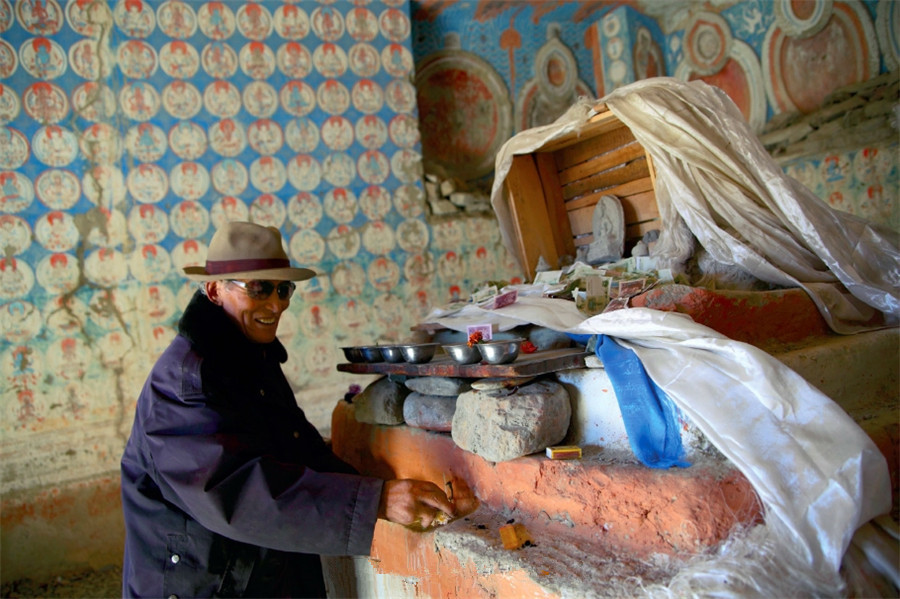 CAMBIO GENERAZIONALE ALLE GROTTE TIBETANE DI PIYANG, Mirabile Tibet