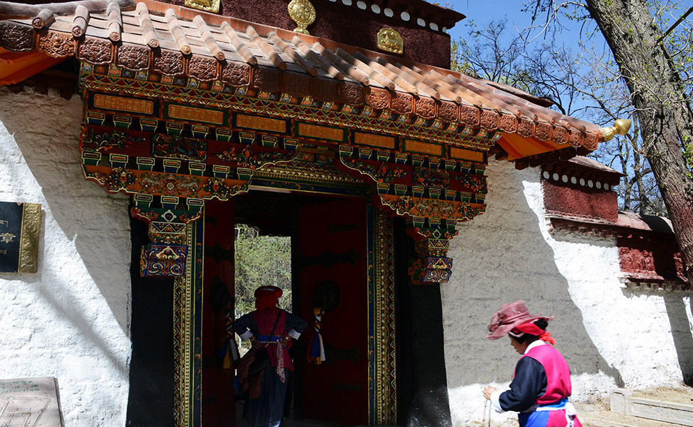 LA TIBETANA LHASA, TRA ANTICO E MODERNO, Mirabile Tibet