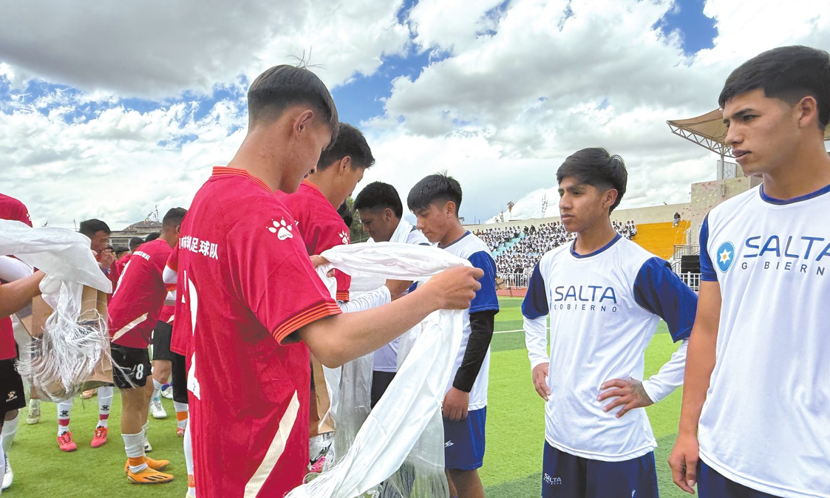 GIOVANI CALCIATORI TIBETANI IN PARTENZA PER L&rsquo;ARGENTINA, Mirabile Tibet