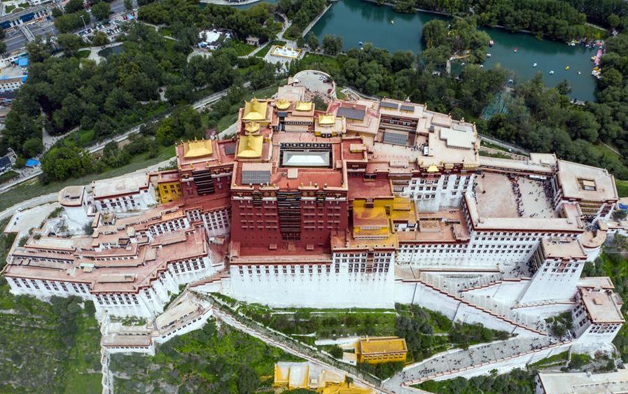 LA TIBETANA LHASA, TRA ANTICO E MODERNO, Mirabile Tibet