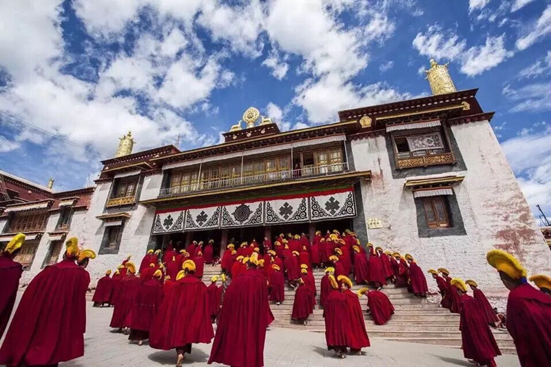RITORNO NEL TIBET: TULKU KOONDHOR RACCONTA, Mirabile Tibet